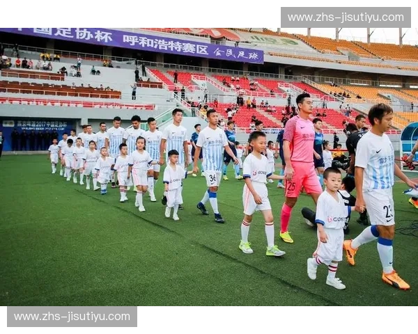 越秀山下的金色狂想与天河巅峰的回响：重温2017足协杯“广州德比”史诗战